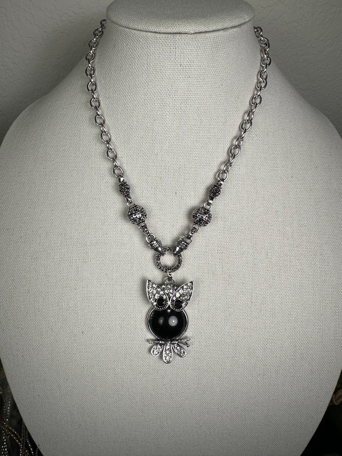 Silver Tone Necklace with Howlite Black Onyx Owl Pendant