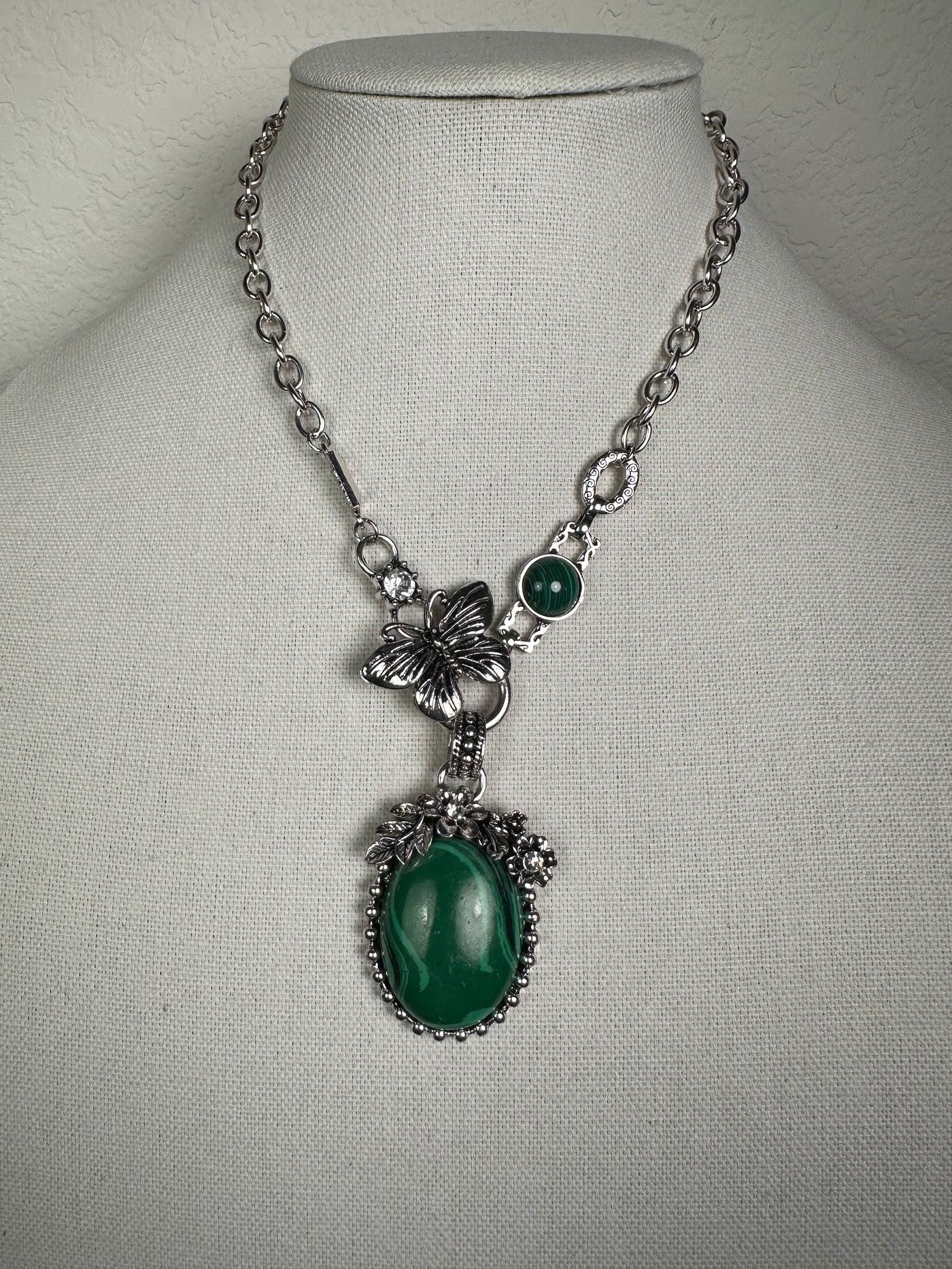Silver Tone Necklace with an Ornate Oval Green Howlite Malachite Drop