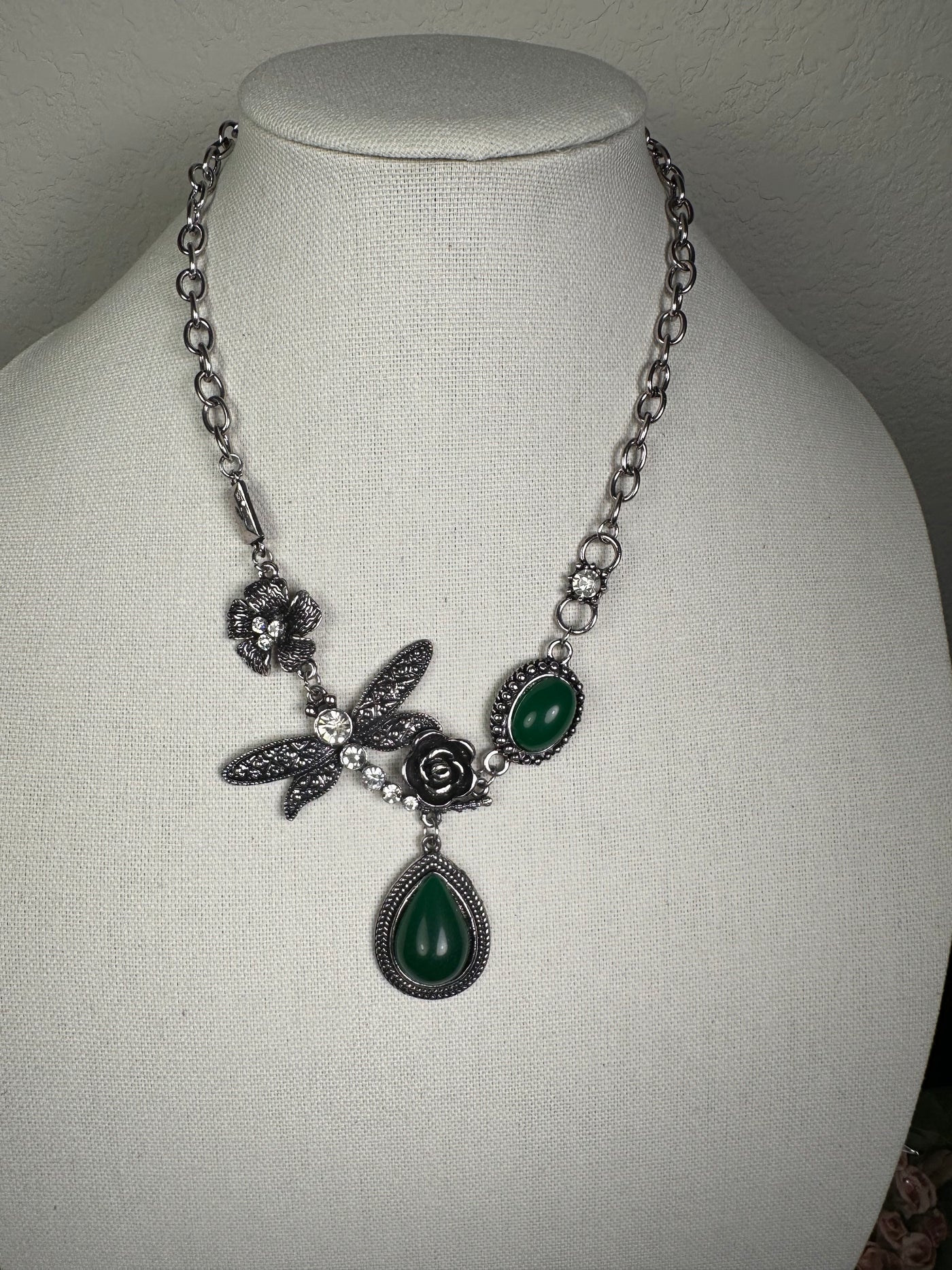 Silver Tone Green Agate Howlite Necklace Featuring Dragonfly