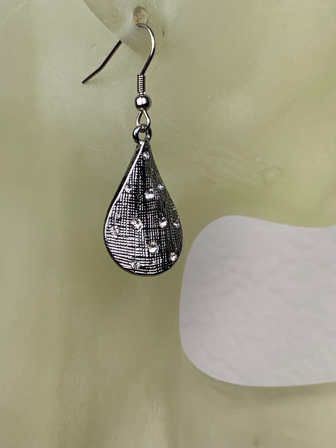 Curvy Tear Shape Dangling Earrings with Scattered Crystals