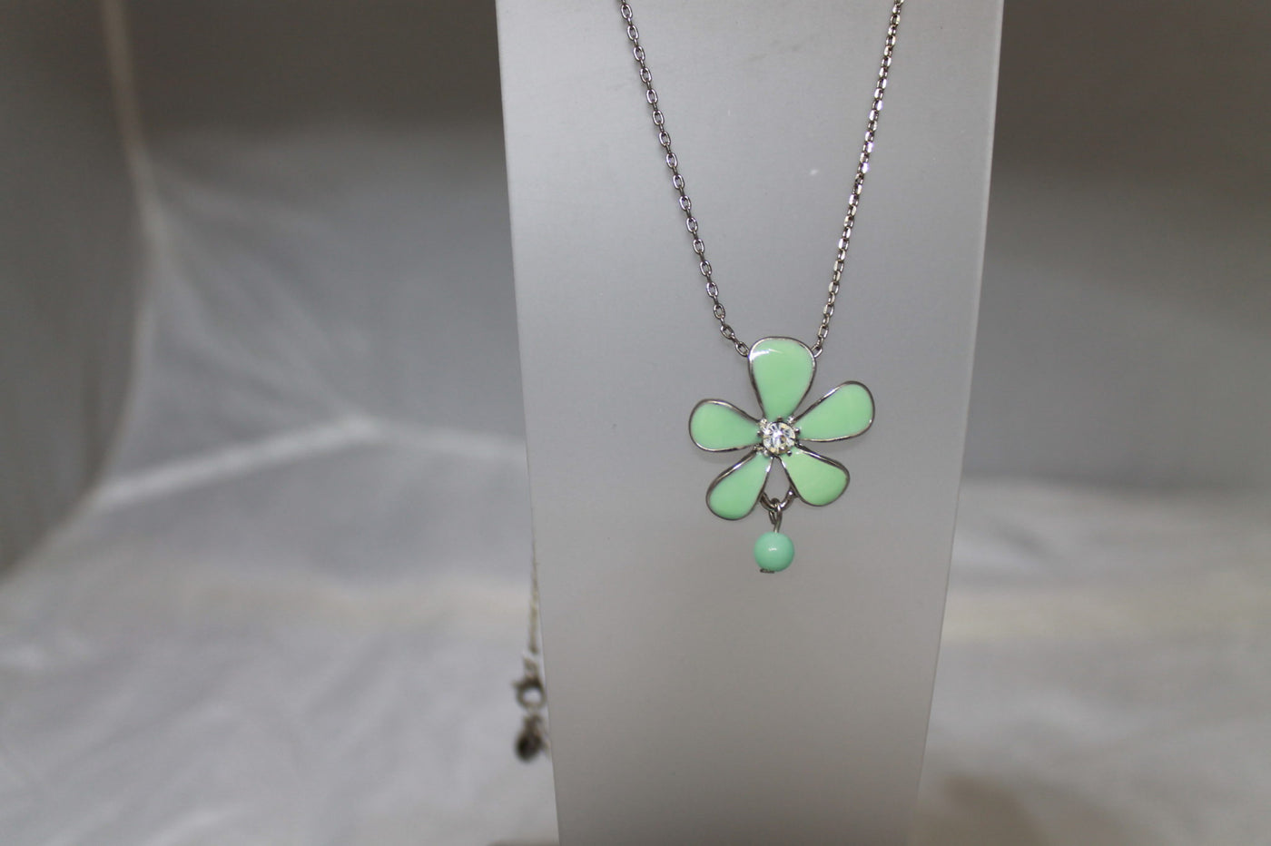 Fashion Necklace with enamel flower
