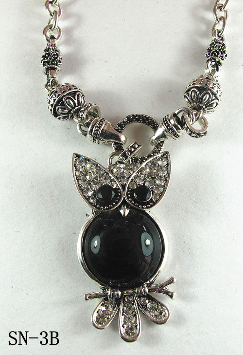 Silver Tone Necklace with Howlite Black Onyx Owl Pendant