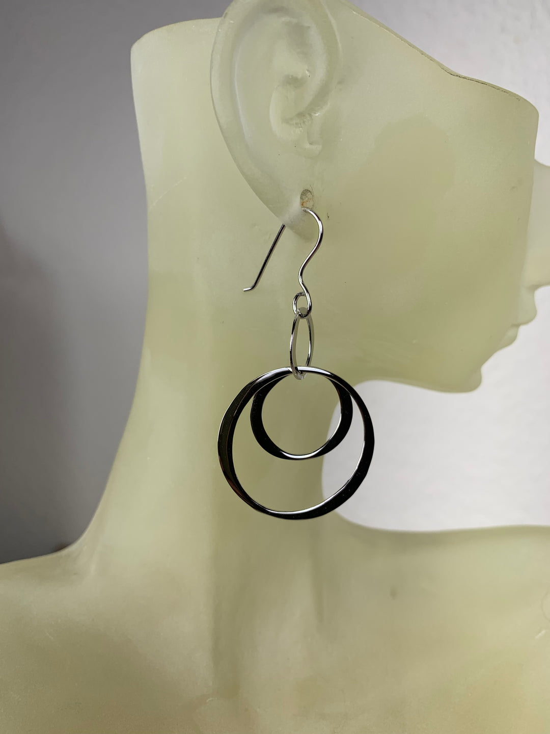 【HYERES LOR】Noailles circle Silver earring 40mm Large Round Mother of Pearl Hoop Earrings with Sterling