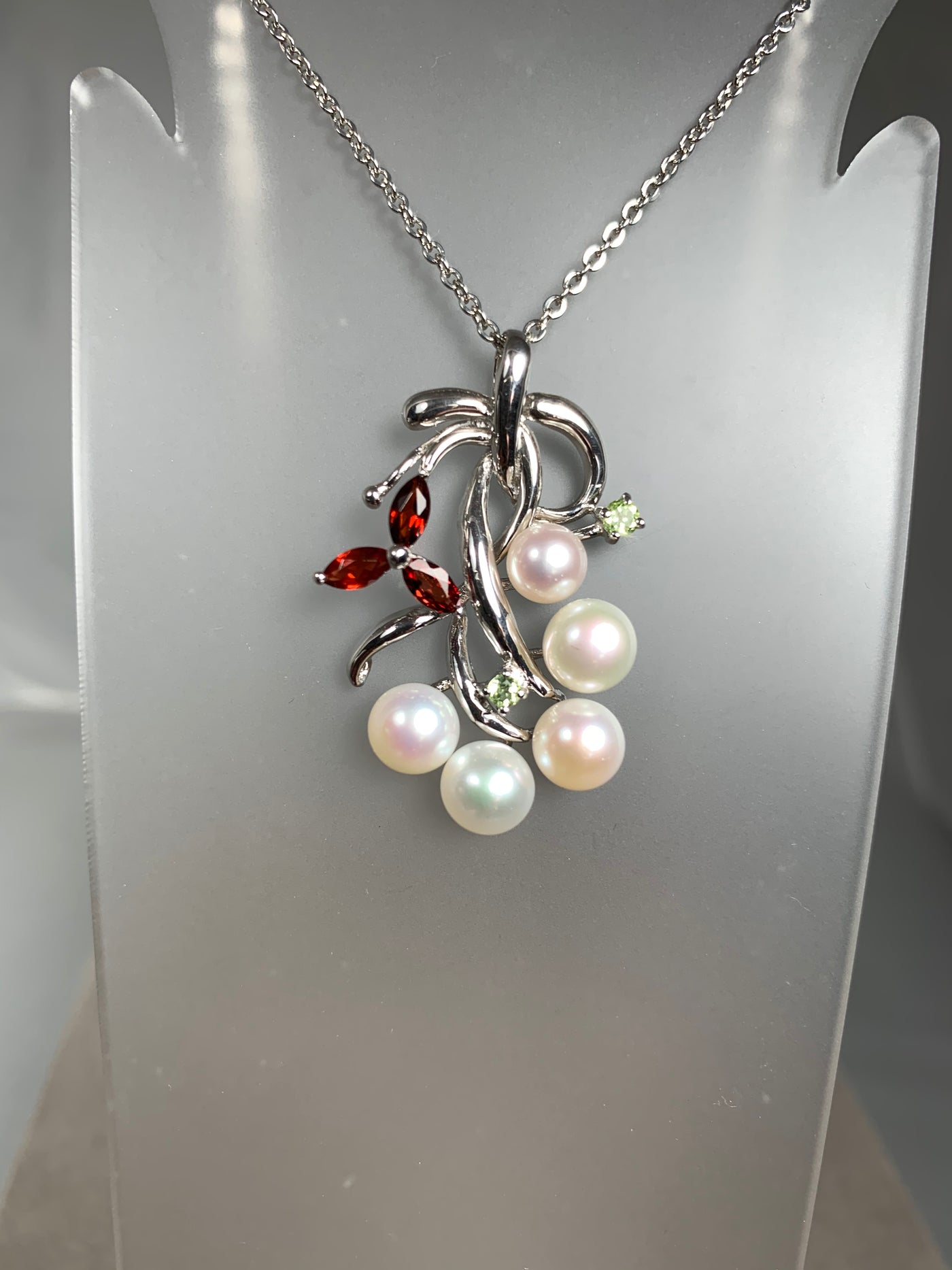 Genuine Pearls Firework Shower Pendant with Garnet & Peridot Accent in Silver