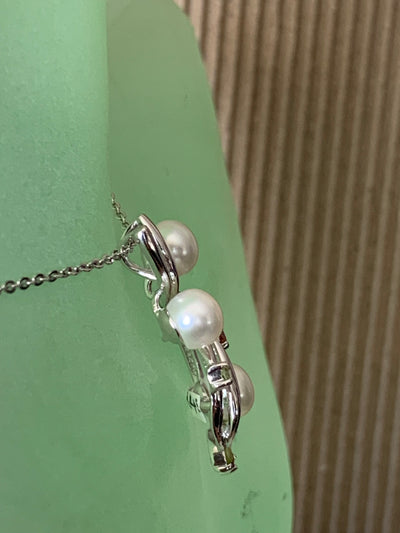 Foliage Pearl & Gem Pendant in Silver